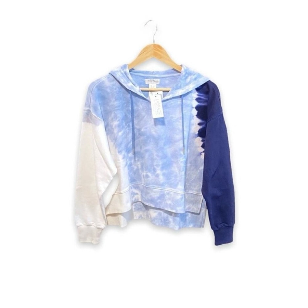 L Space NWT size S sweatshirt white, blue, light blue tie dye.